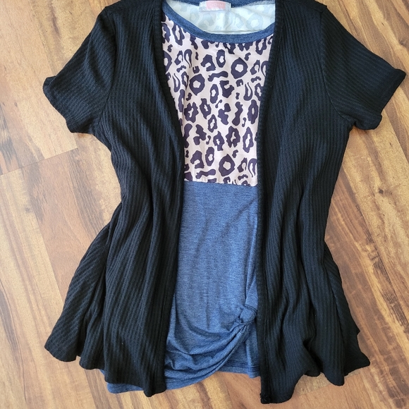 C+D+M Animal Print Color Block Tee Purchased from Filly Flair Size S - Picture 5 of 5